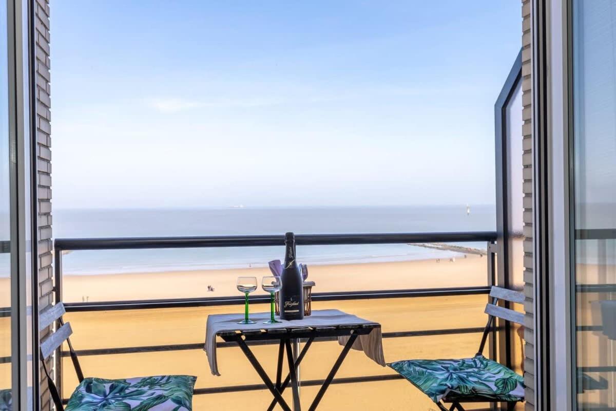Huswell - Beautiful Spacious Studio With Frontal Sea View Knokke-Heist Dış mekan fotoğraf