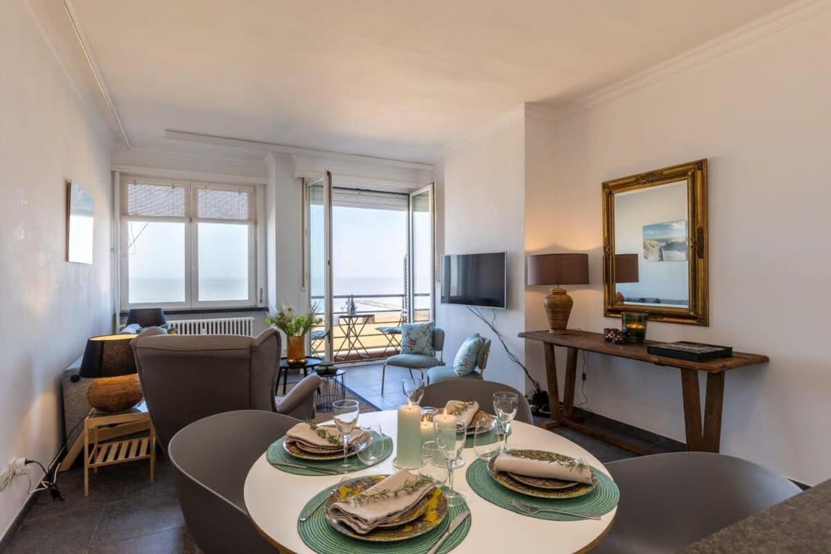 Huswell - Beautiful Spacious Studio With Frontal Sea View Knokke-Heist Dış mekan fotoğraf