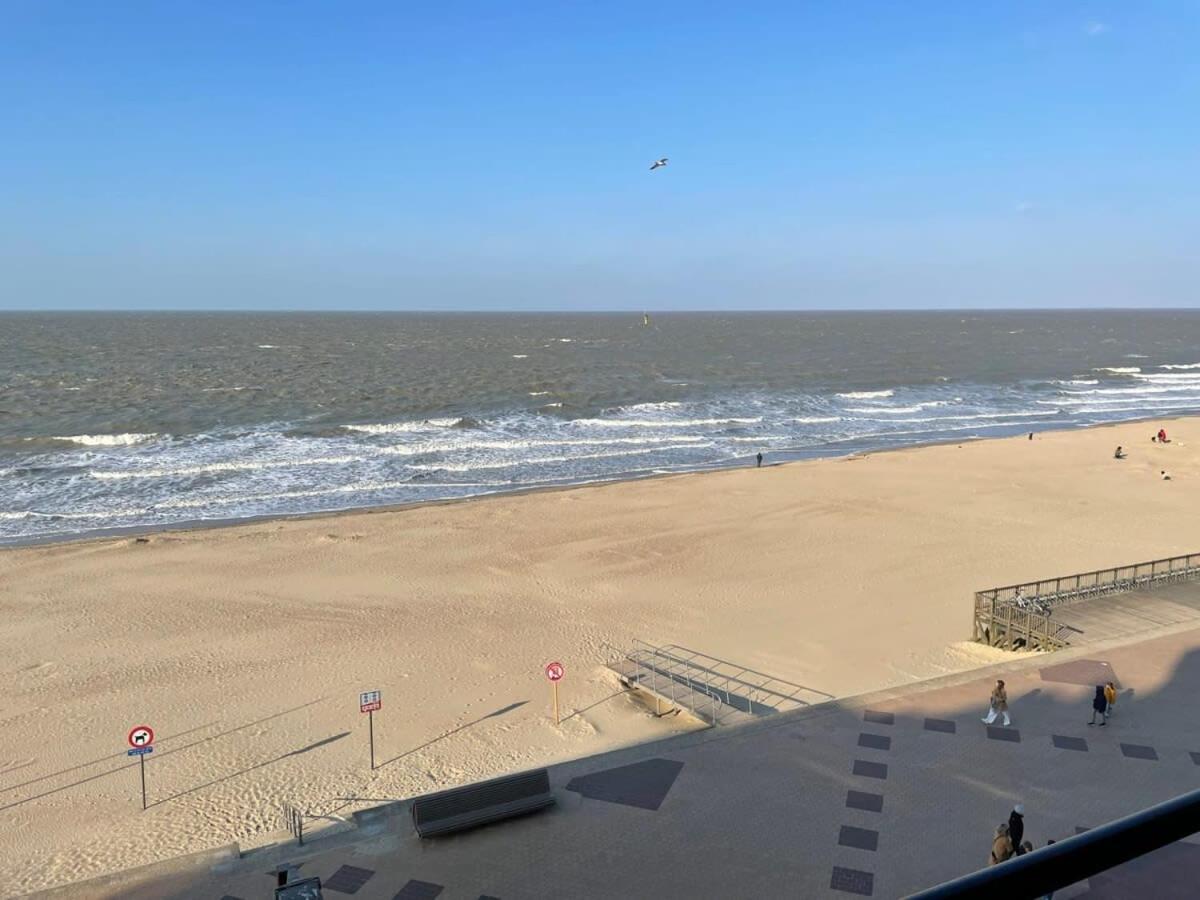 Huswell - Beautiful Spacious Studio With Frontal Sea View Knokke-Heist Dış mekan fotoğraf