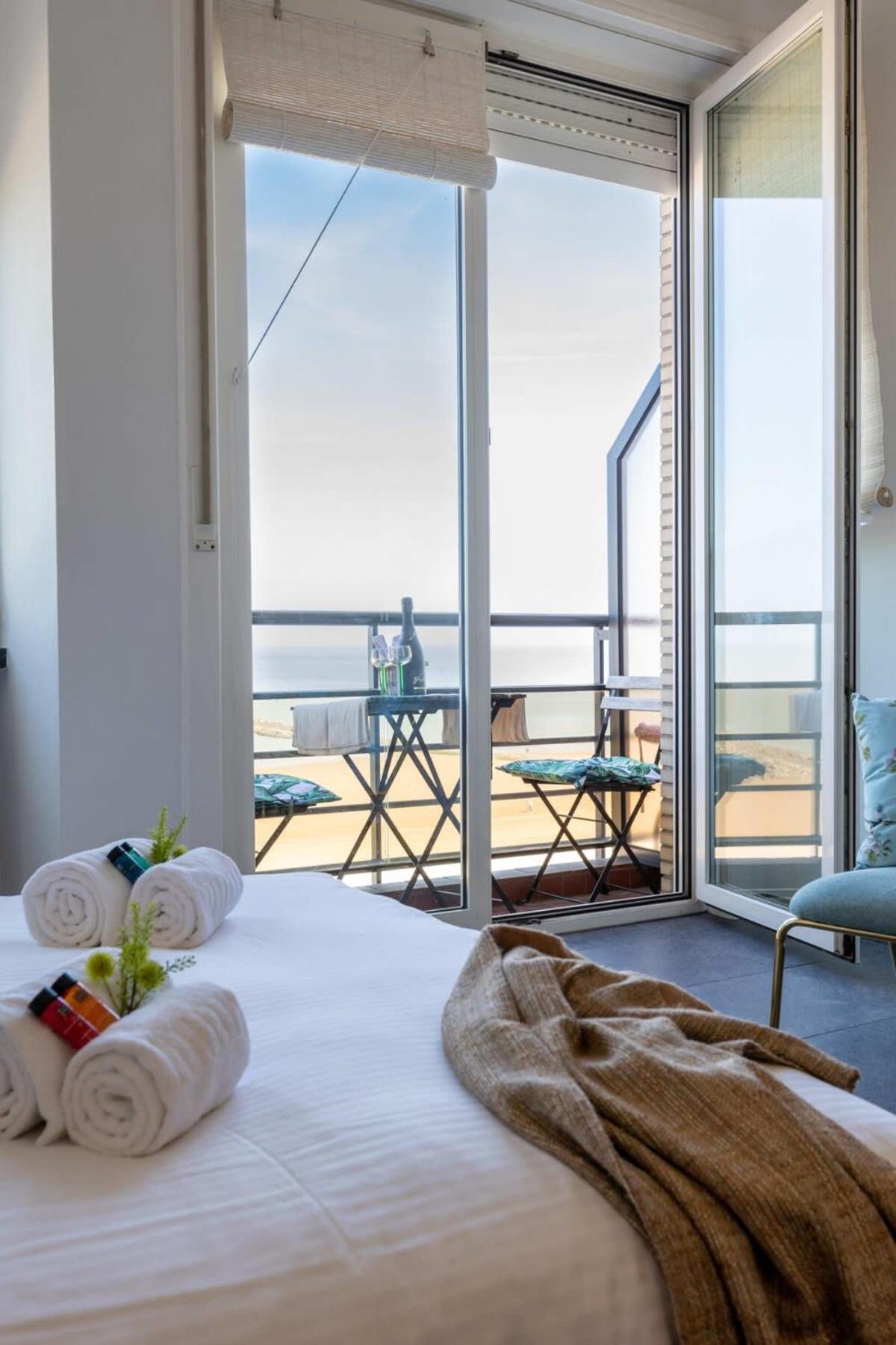 Huswell - Beautiful Spacious Studio With Frontal Sea View Knokke-Heist Dış mekan fotoğraf